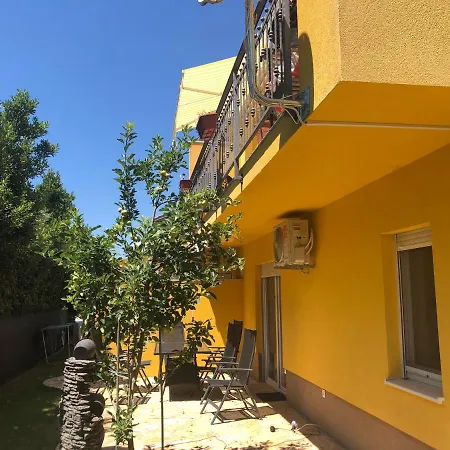Spacious Close To The Sea In Kastel Luksic