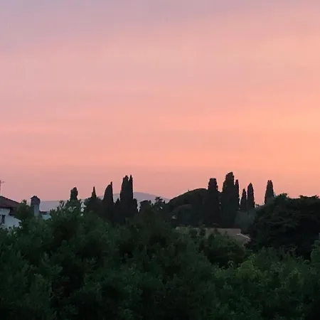 Appartamento Spacious Close To The Sea In Kastel Luksic *