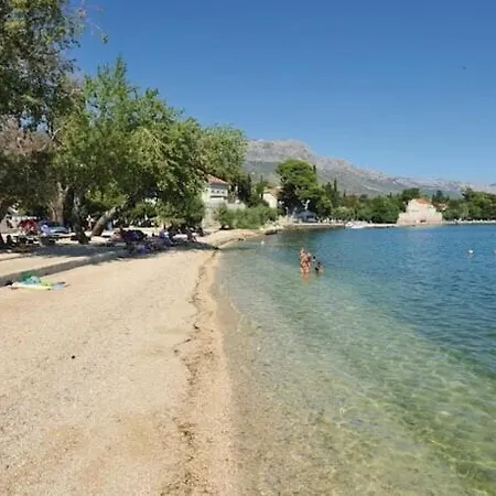 Spacious Close To The Sea In Kastel Luksic * Kastela