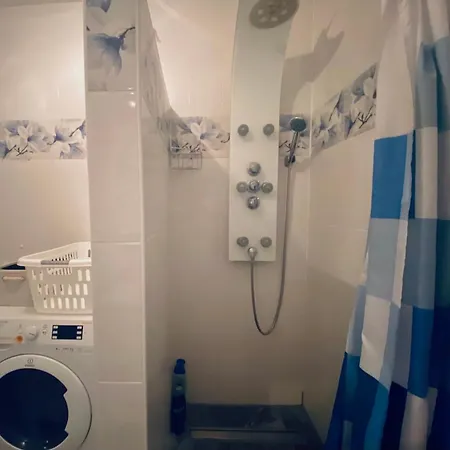 Spacious Close To The Sea In Kastel Luksic Apartment *