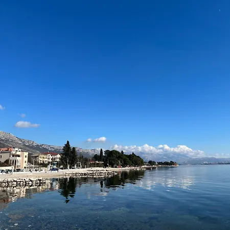 Spacious Close To The Sea In Kastel Luksic * Kastela