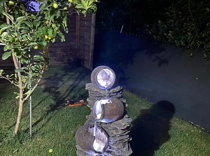 Апартаменты Spacious Apartment With Garden Close To The Sea In Kastel Luksic Split